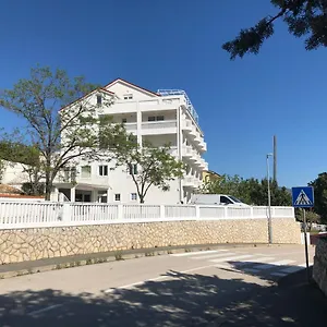 https://villa-bellevue.primorje-gorskikotar.com